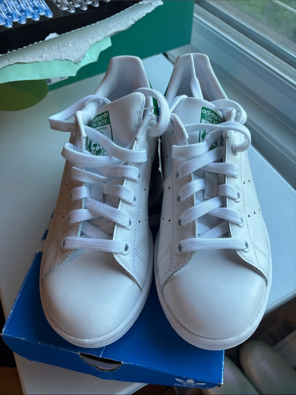 Brand new in box white and green Adidas Kids Stan Smith originals sz Youth 4.5